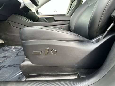 Used 2024 Tesla Model Y Long Range image 14