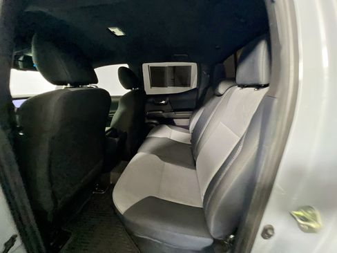 Used 2020 Toyota Tacoma TRD Sport w/ Technology Package RWD image 28