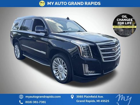 Used 2016 Cadillac Escalade Platinum AWD/4WD image 3