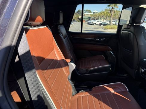 Used 2023 GMC Yukon Denali Ultimate image 15