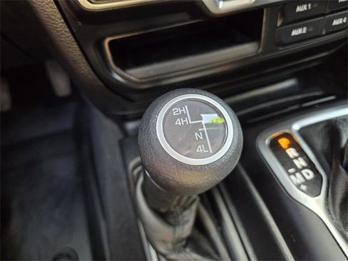 Used 2021 Jeep Gladiator Willys image 28