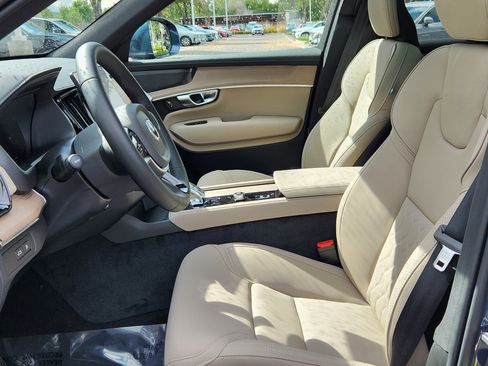 New 2026 Volvo XC90 T8 Plus w/ Protection Package Premier image 7