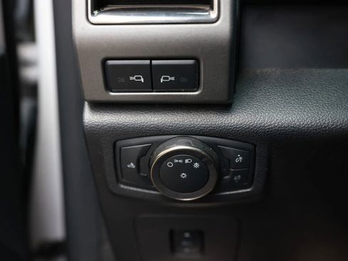 Used 2018 Ford F150 Raptor w/ Equipment Group 802A Luxury image 47