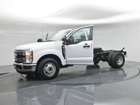 New 2026 Ford F350 XL w/ XL Chrome Package RWD image 5