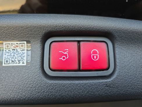 Certified 2025 Mercedes-Benz C 300 Sedan image 15