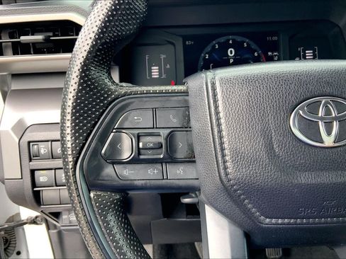 Used 2024 Toyota Tacoma SR5 AWD/4WD image 23