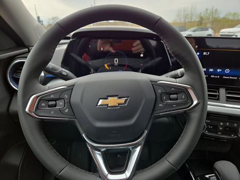New 2026 Chevrolet Trax LT w/ Driver Confidence Package FWD image 10