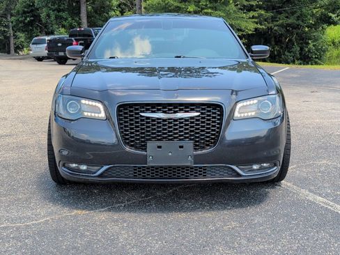 Used 2019 Chrysler 300 S AWD/4WD image 10