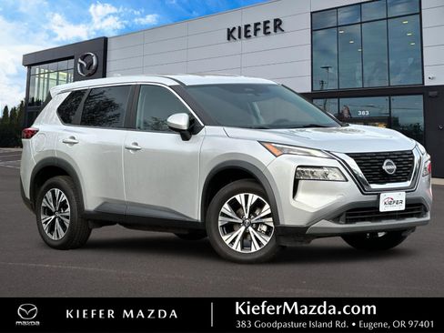 Used 2023 Nissan Rogue SV image 1