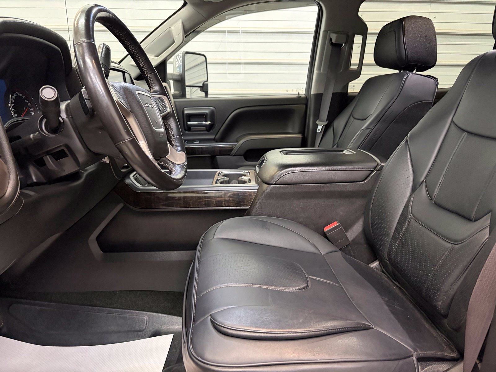 Used 2016 GMC Sierra 3500 Denali w/ Duramax Plus Package AWD/4WD image 8