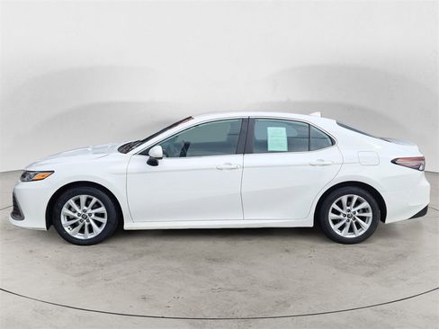 Used 2024 Toyota Camry LE image 6