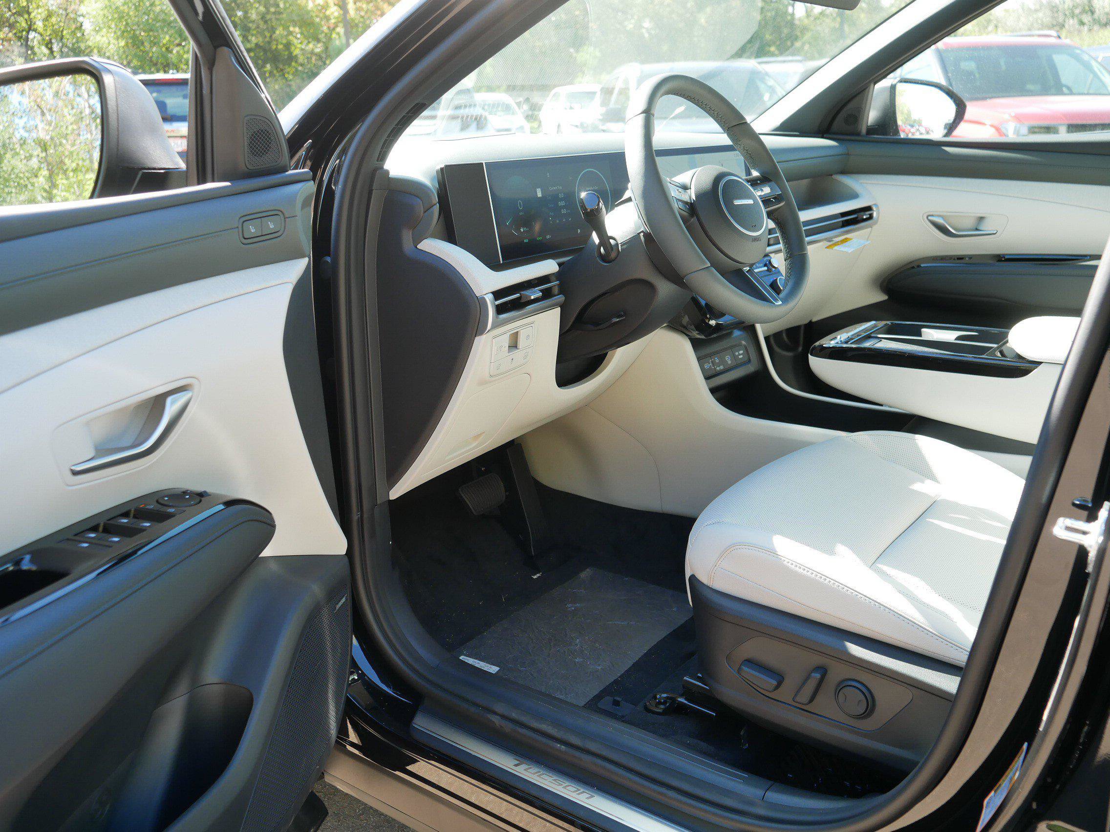 New 2026 Hyundai Tucson Limited w/ Tow & Go Package AWD/4WD image 5