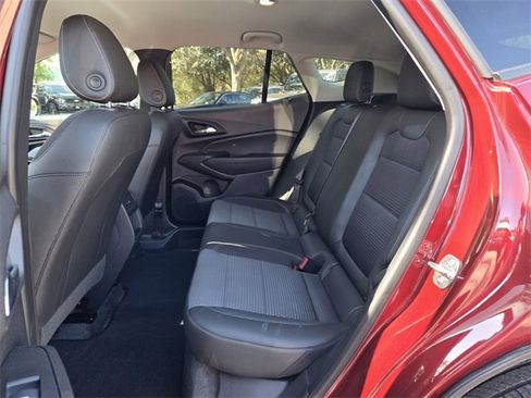 Used 2025 Chevrolet Trax LT image 13