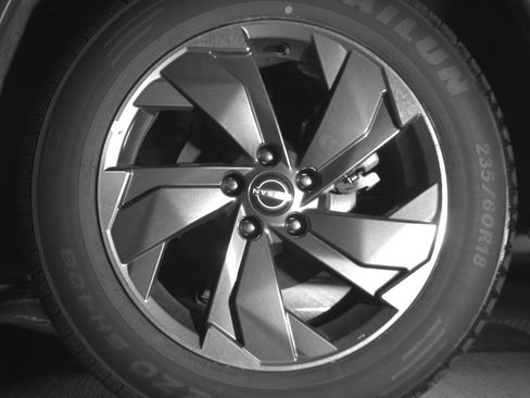 Used 2025 Nissan Rogue SV FWD image 14