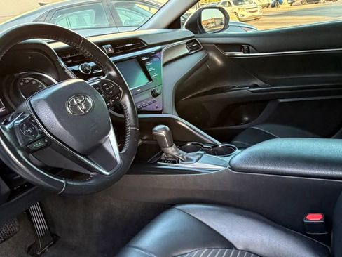 Used 2020 Toyota Camry SE FWD image 8