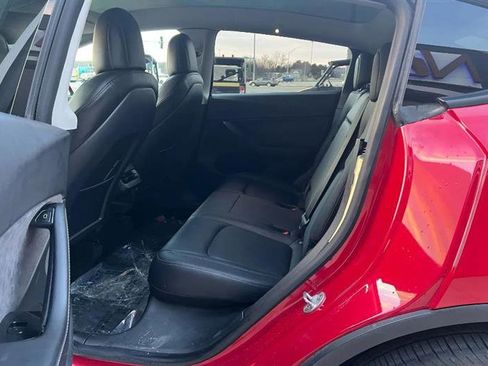 Used 2022 Tesla Model Y Long Range image 8