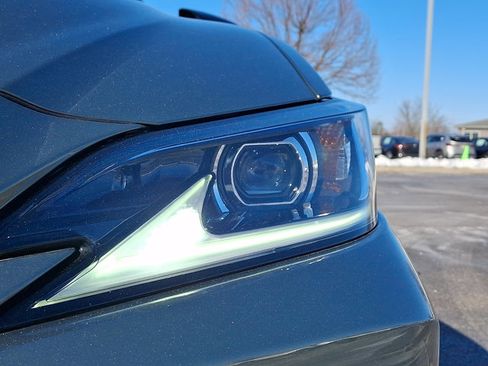 Certified 2025 Lexus ES 300h w/ Premium Package image 9