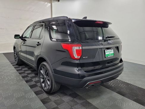 Used 2017 Ford Explorer XLT w/ Equipment Group 202A AWD/4WD image 5