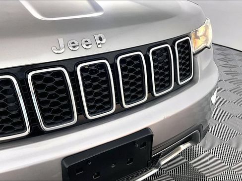 Used 2018 Jeep Grand Cherokee Limited AWD/4WD image 30