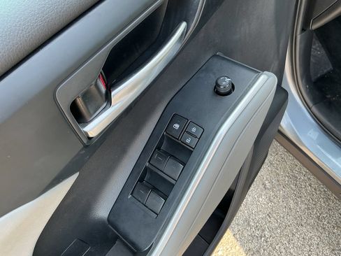 Used 2023 Toyota Highlander XLE FWD image 34