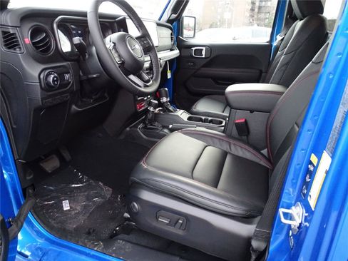 New 2025 Jeep Gladiator Rubicon image 26