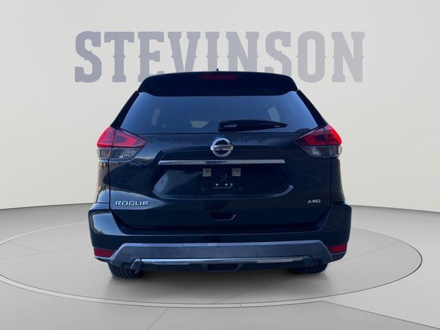 Used 2017 Nissan Rogue S w/ S Appearance Package AWD/4WD image 4