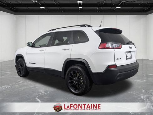Certified 2023 Jeep Cherokee Altitude Lux image 3