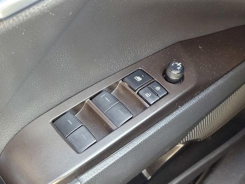 Used 2022 Toyota Camry SE image 16