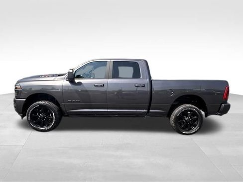 Used 2025 RAM 2500 Laramie AWD/4WD image 3