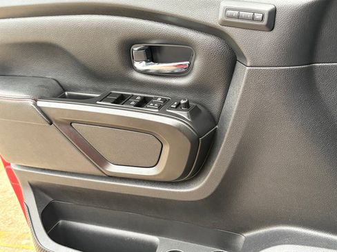 Used 2021 Nissan Titan PRO-4X w/ Pro-4x Convenience Package image 32