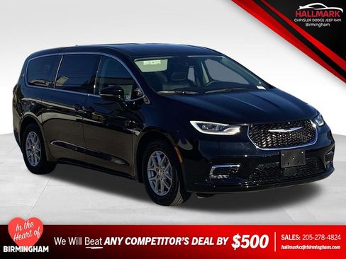 Used 2024 Chrysler Pacifica Touring-L image 1
