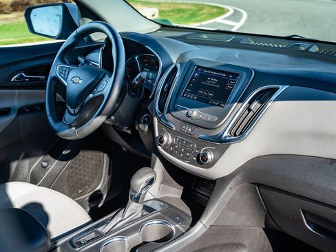 Used 2024 Chevrolet Equinox LT image 12