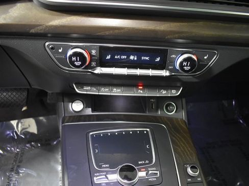 Used 2018 Audi Q5 2.0T Premium Plus w/ Premium Plus Package image 23