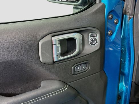 Used 2019 Jeep Wrangler Unlimited Sahara AWD/4WD image 21