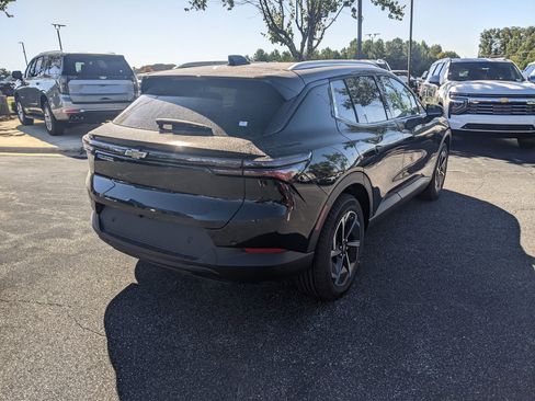 New 2026 Chevrolet Equinox EV LT image 8