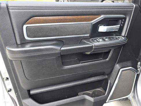 Used 2022 RAM 3500 Laramie AWD/4WD image 16