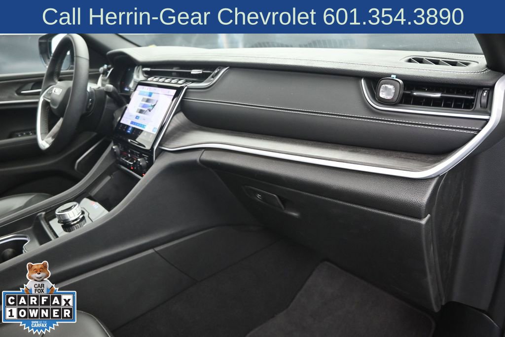 Used 2025 Jeep Grand Cherokee L Limited RWD image 24