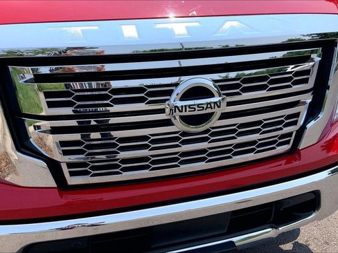 Used 2022 Nissan Titan SV w/ SV Convenience Package AWD/4WD image 30