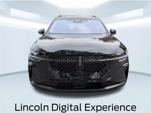 New 2025 Lincoln Nautilus Reserve image 12