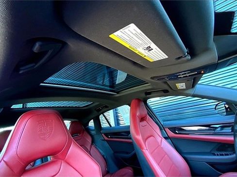Used 2025 Porsche Panamera 4 image 31