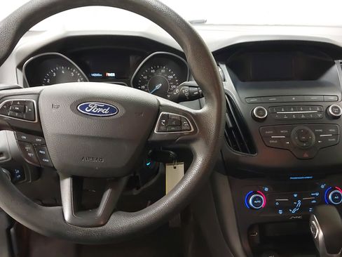Used 2018 Ford Focus SE FWD image 26