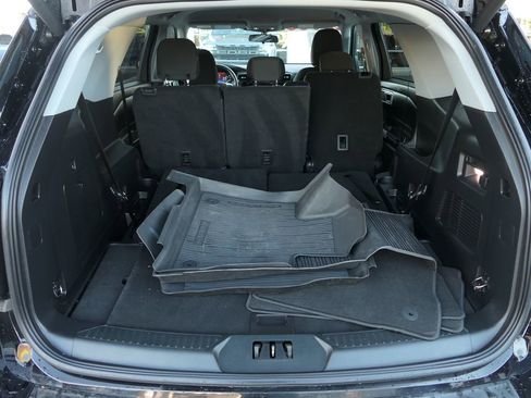 Used 2022 Ford Explorer XLT image 24