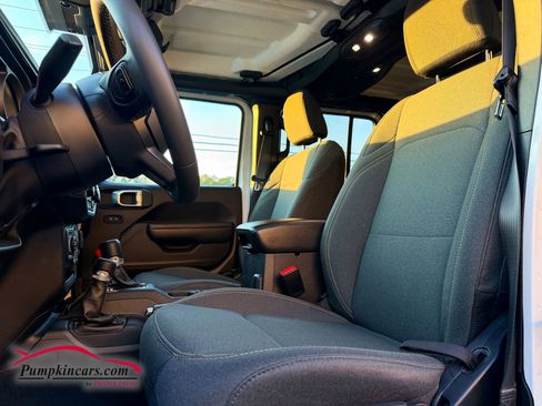 Used 2024 Jeep Wrangler Unlimited Sport image 6