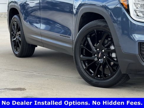 Used 2024 GMC Terrain SLE w/ Driver Convenience Package FWD image 12