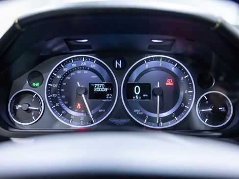 Used 2016 Aston Martin V12 Vantage S image 41