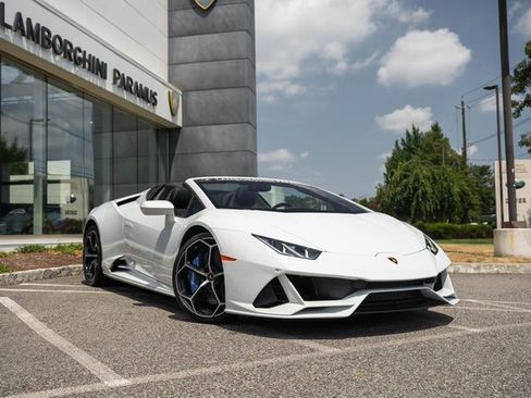 Used 2020 Lamborghini Huracan EVO image 3