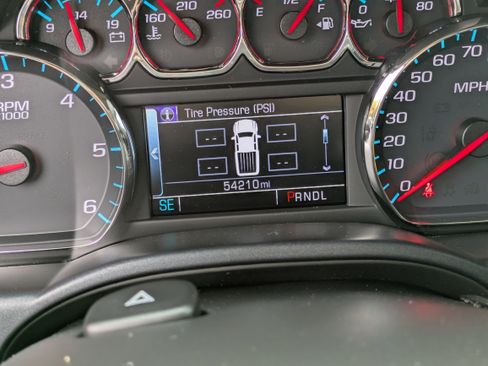 Used 2018 Chevrolet Silverado 1500 LT w/ All Star Edition image 27