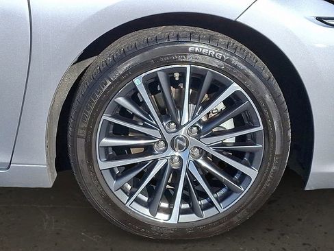 Used 2023 Lexus ES 250 w/ Premium Package image 9