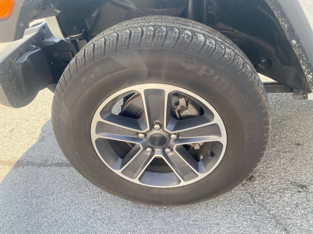 Used 2023 Jeep Wrangler Unlimited Sahara AWD/4WD image 20