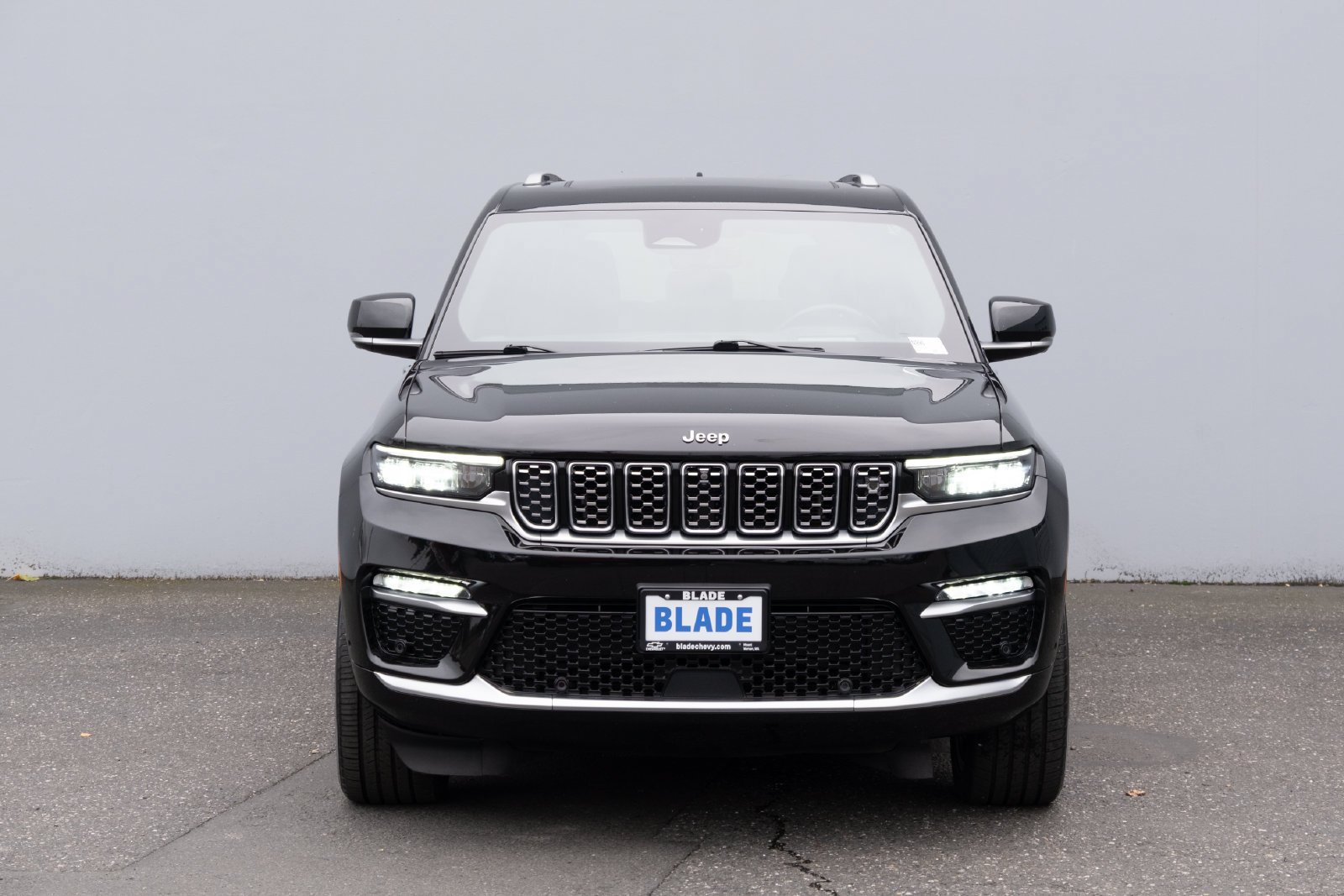 Used 2022 Jeep Grand Cherokee Summit AWD/4WD image 24